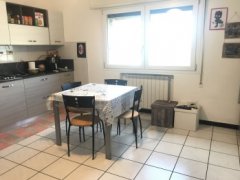 Appartamento trilocale con terrazza e posto auto in vendita ad Albenga - 2