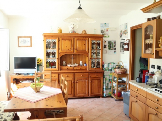 Two bedroom apartment with garage for sale in Garlenda - 5