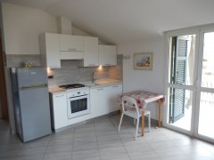 Appartamento bilocale con terrazza e ampio box auto in vendita a Villanova d'Albenga - 2