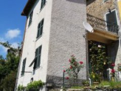 Renovated detached country house with terrace for sale in Casanova Lerrone - 9