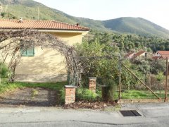 Villa for two families with 2500 meters of land, parking spaces and garage for sale in Cisano sul Neva - 4
