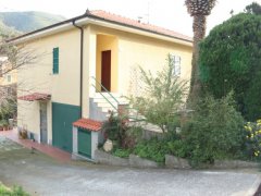 Semi-detached house with land -Cisano sul Neva NEGOTIATION IN PROGRESS - 3