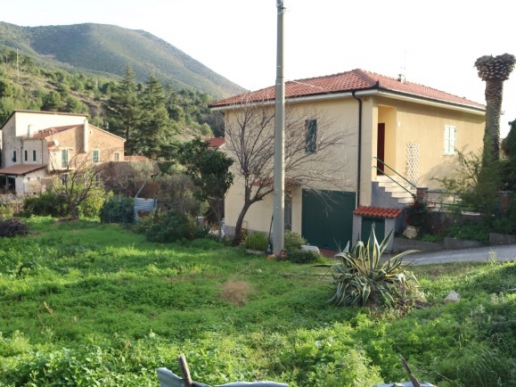 Semi-detached house with land -Cisano sul Neva NEGOTIATION IN PROGRESS - 2