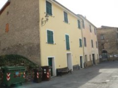 Semindipendente casa bifamiliare con magazzini in vendita a Leverone - 7