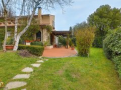 Half-independent Villa with garden and private parking spaces for sale in the Golf Club of Garlenda - 2