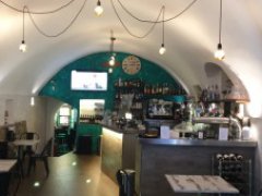 Unmissable! Renowned LOUNGE BAR / GINTONERIA / BIRRERIA with dehor for sale in downtown Loano - 6
