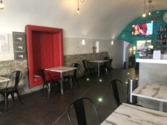 Unmissable! Renowned LOUNGE BAR / GINTONERIA / BIRRERIA with dehor for sale in downtown Loano - 11