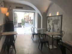 Unmissable! Renowned LOUNGE BAR / GINTONERIA / BIRRERIA with dehor for sale in downtown Loano - 14