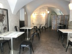 Unmissable! Renowned LOUNGE BAR / GINTONERIA / BIRRERIA with dehor for sale in downtown Loano - 7