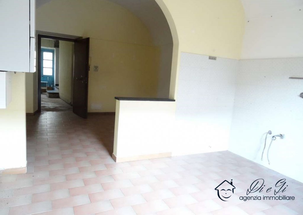 Sale Apartments Villanova d'Albenga - Two-bedroom apartment with big storage for sale in Villanova d'Albenga Locality 