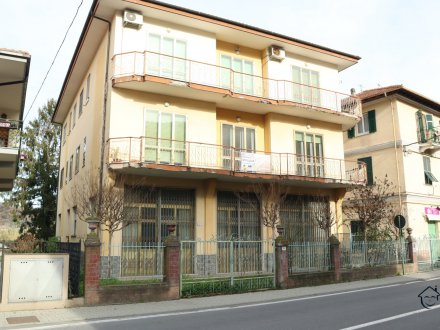 Appartamento pentalocale in vendita a Villanova d'Albenga