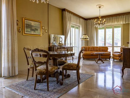 190 sqm apartment for sale in Villanova d'Albenga